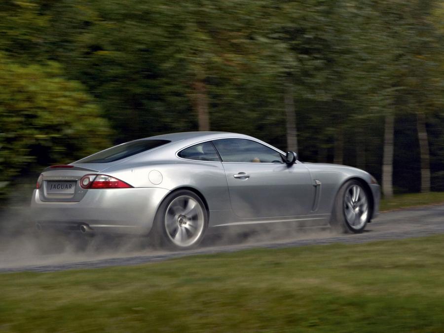  Jaguar XK Coupe 2006 года  (US) (фото 9 из 13)